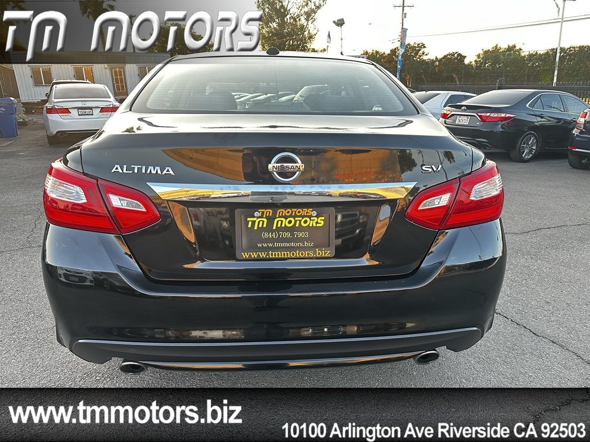 2017 Nissan Altima 2.5 SV photo 5