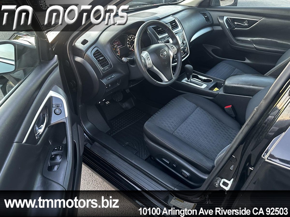 2017 Nissan Altima 2.5 SV photo 6