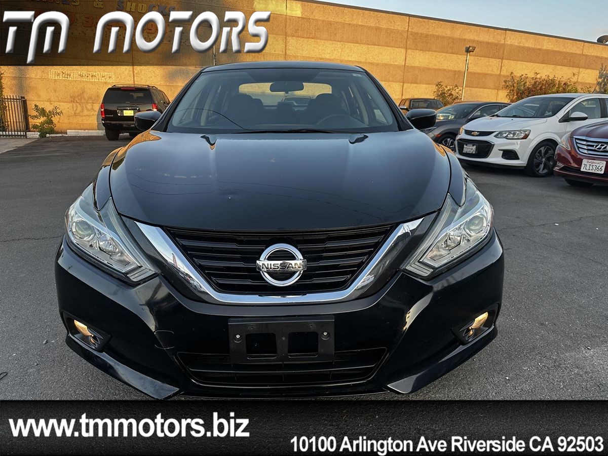 2017 Nissan Altima 2.5 SV photo 2