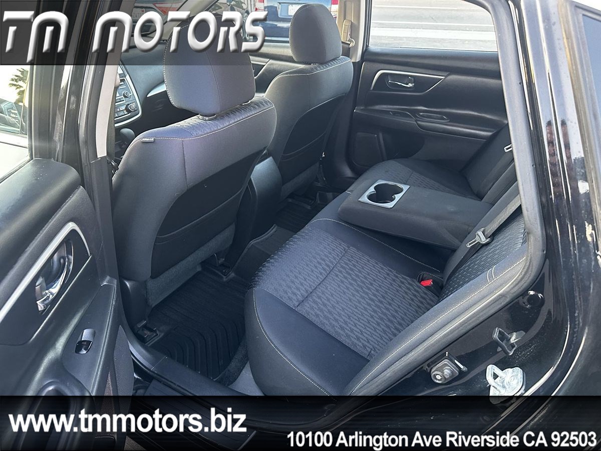 2017 Nissan Altima 2.5 SV photo 16