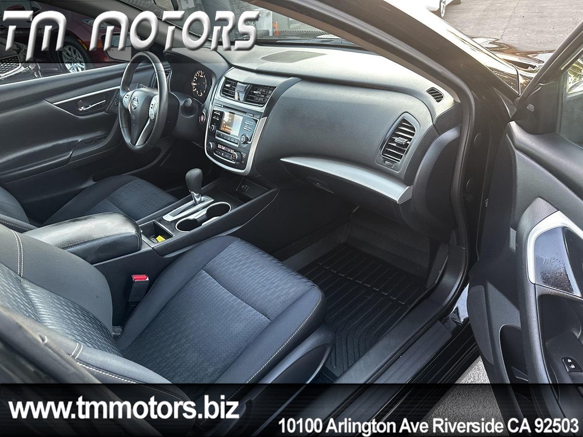 2017 Nissan Altima 2.5 SV photo 8