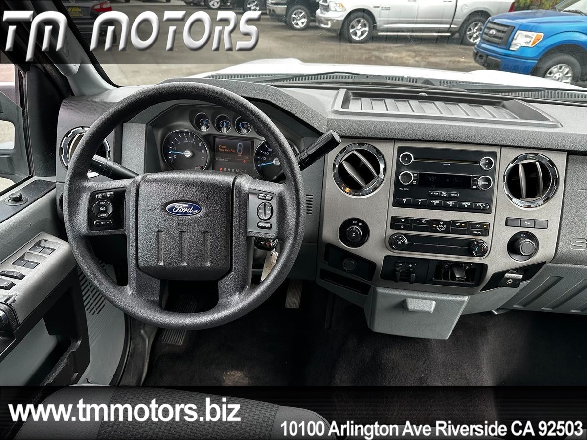 2015 Ford F-250 XLT photo 13