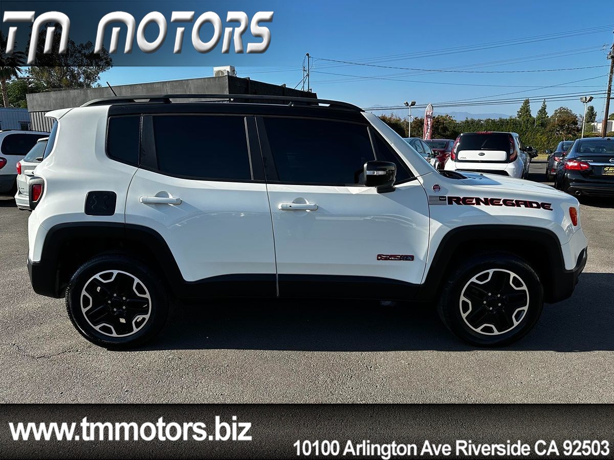 2017 Jeep Renegade Trailhawk photo 22