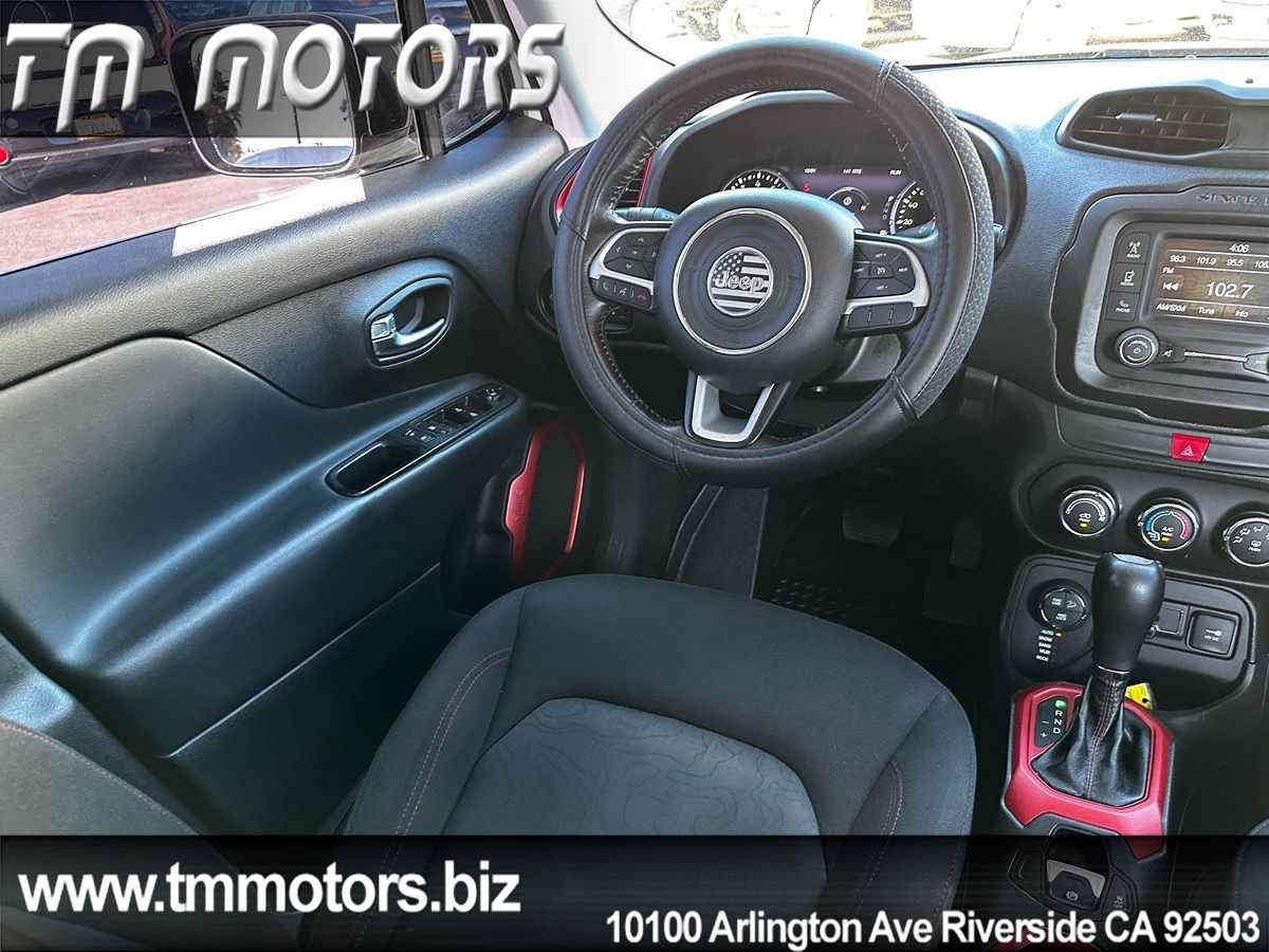 2017 Jeep Renegade Trailhawk photo 15