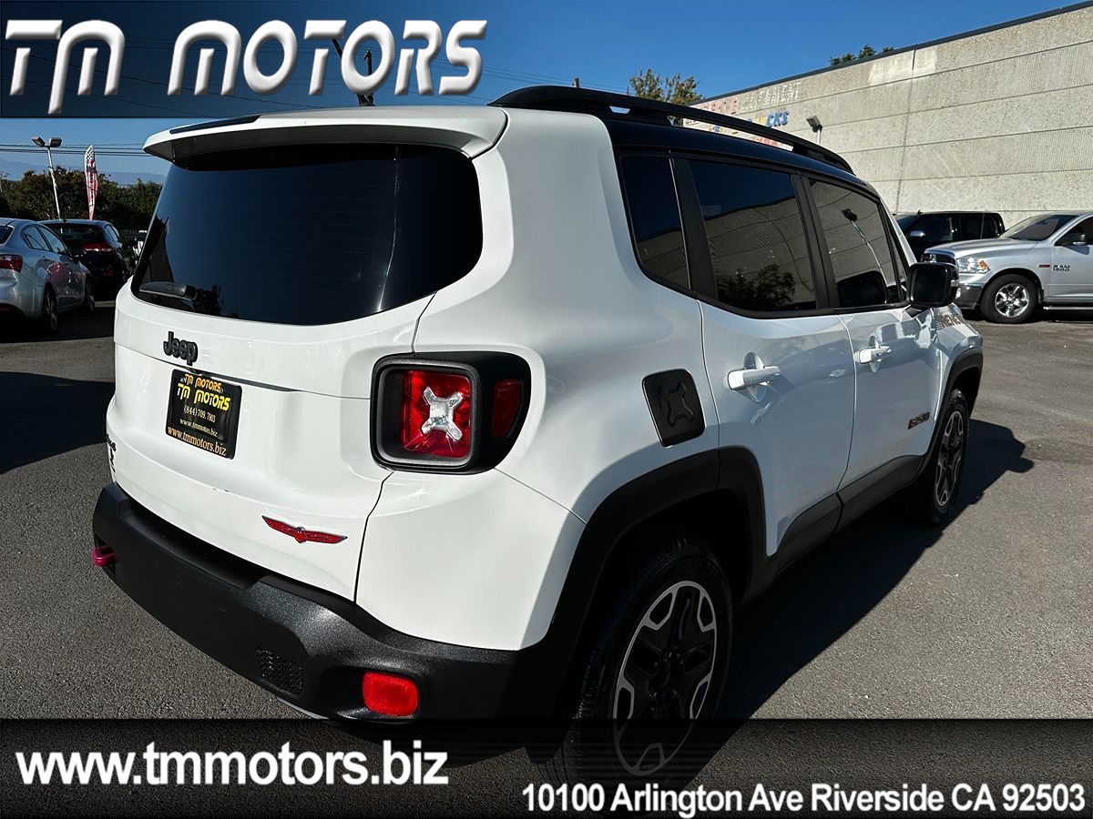 2017 Jeep Renegade Trailhawk photo 23