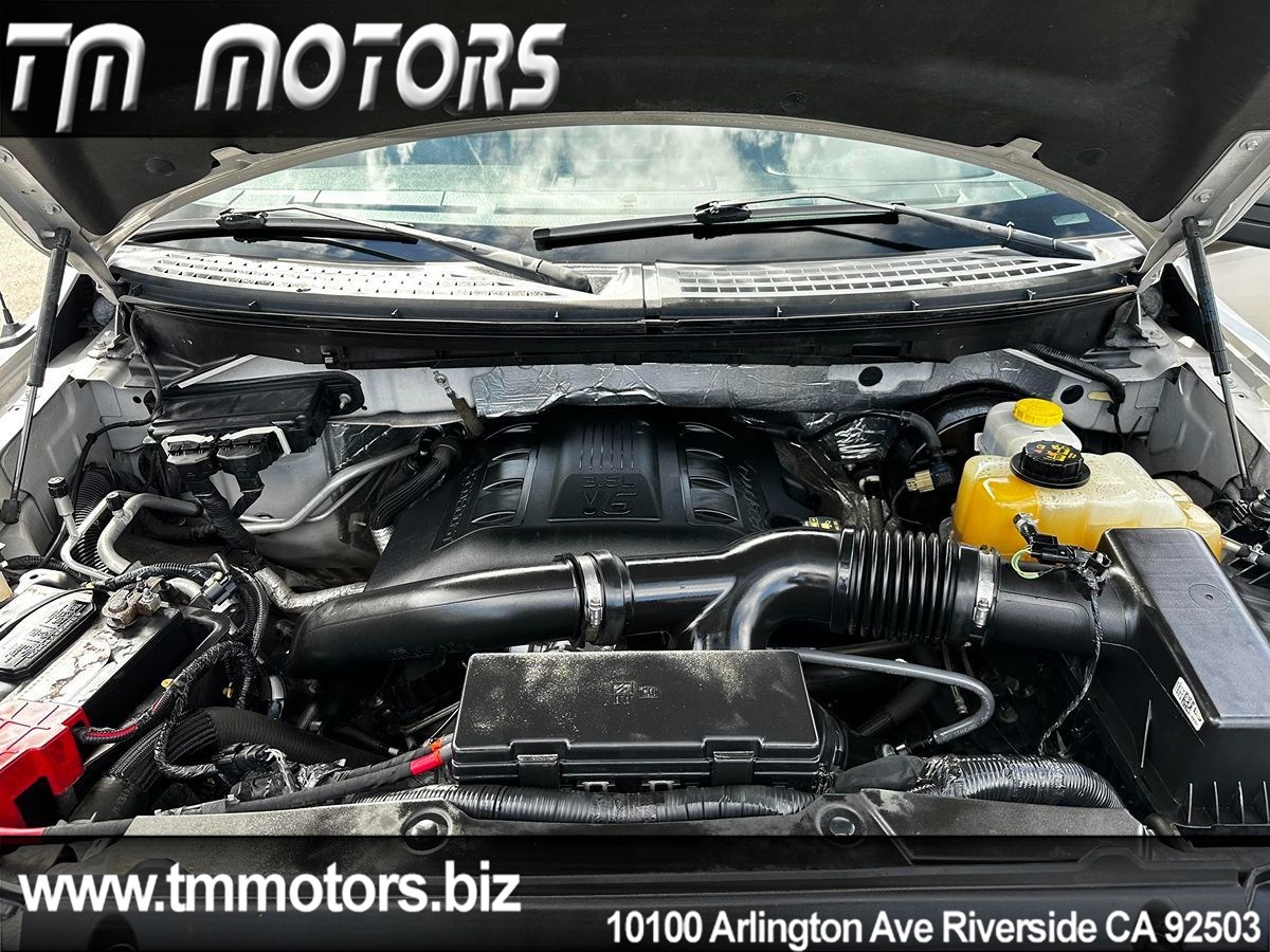2013 Ford F-150 Platinum photo 25