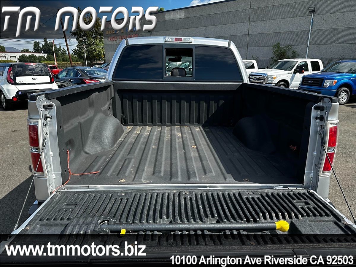 2013 Ford F-150 Platinum photo 24