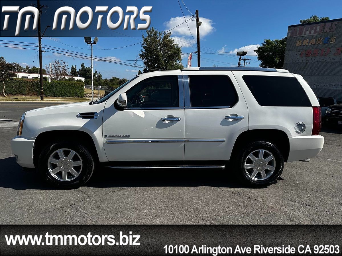 2007 Cadillac Escalade Luxury photo 3