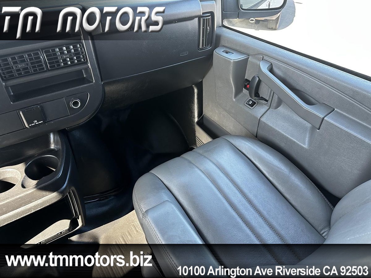 2019 Chevrolet Express Cargo Work Van - Photo 12