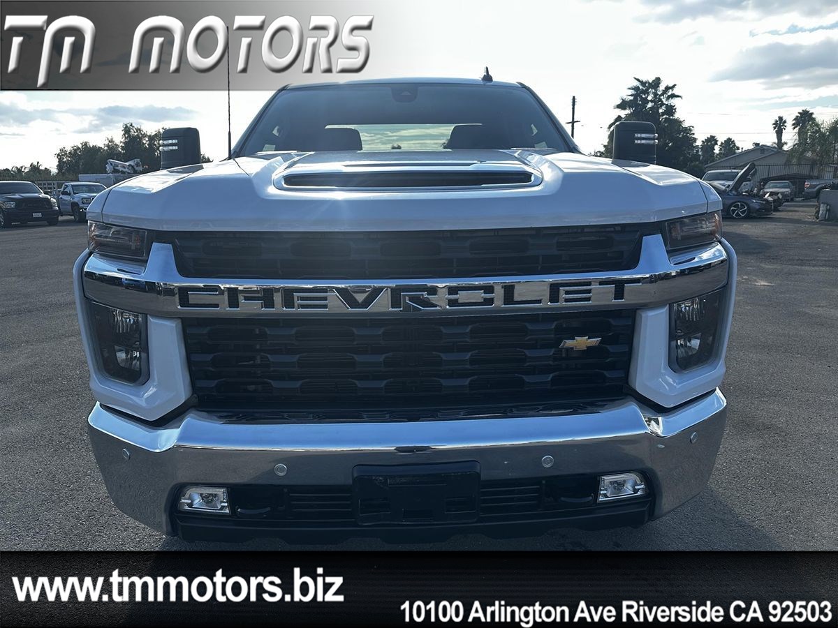 2022 Chevrolet Silverado 2500HD LT photo 2