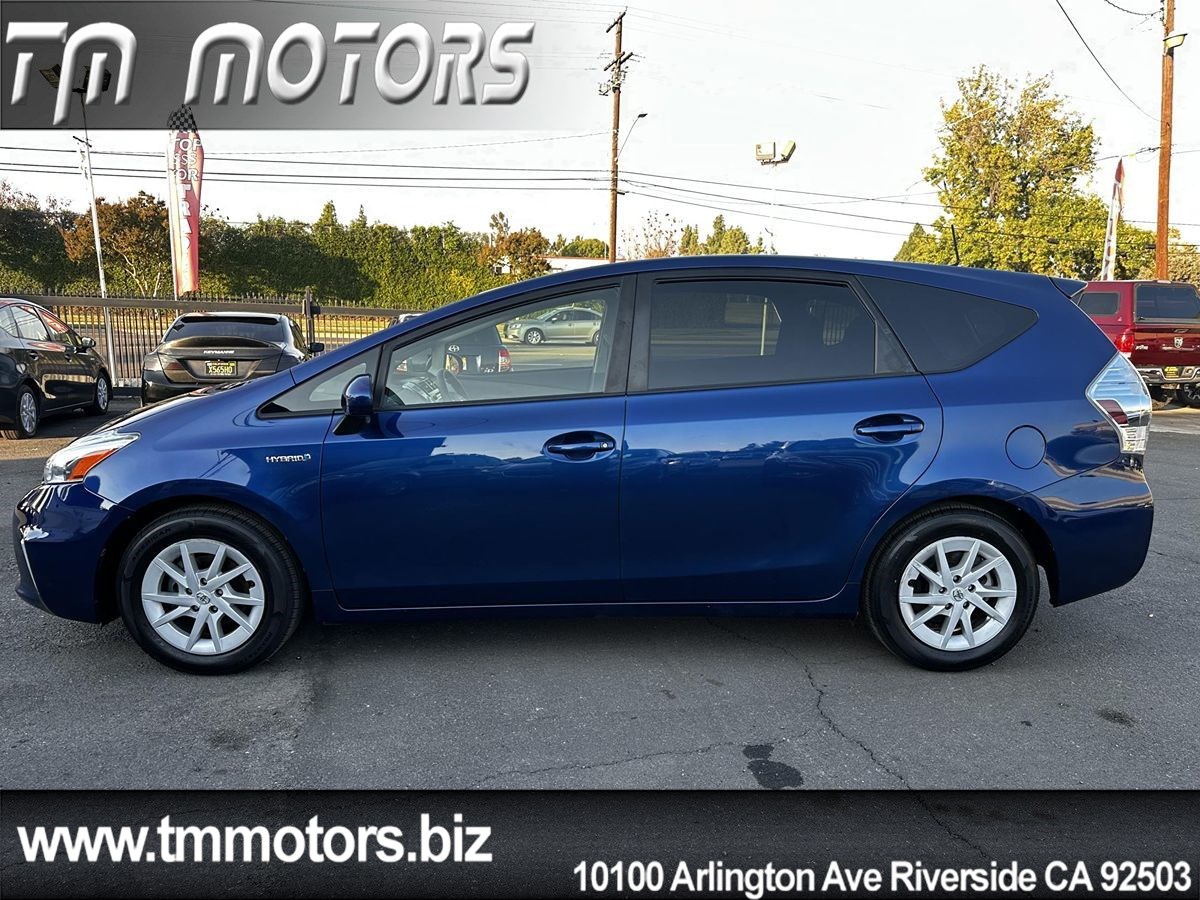 2013 Toyota Prius V Three photo 3