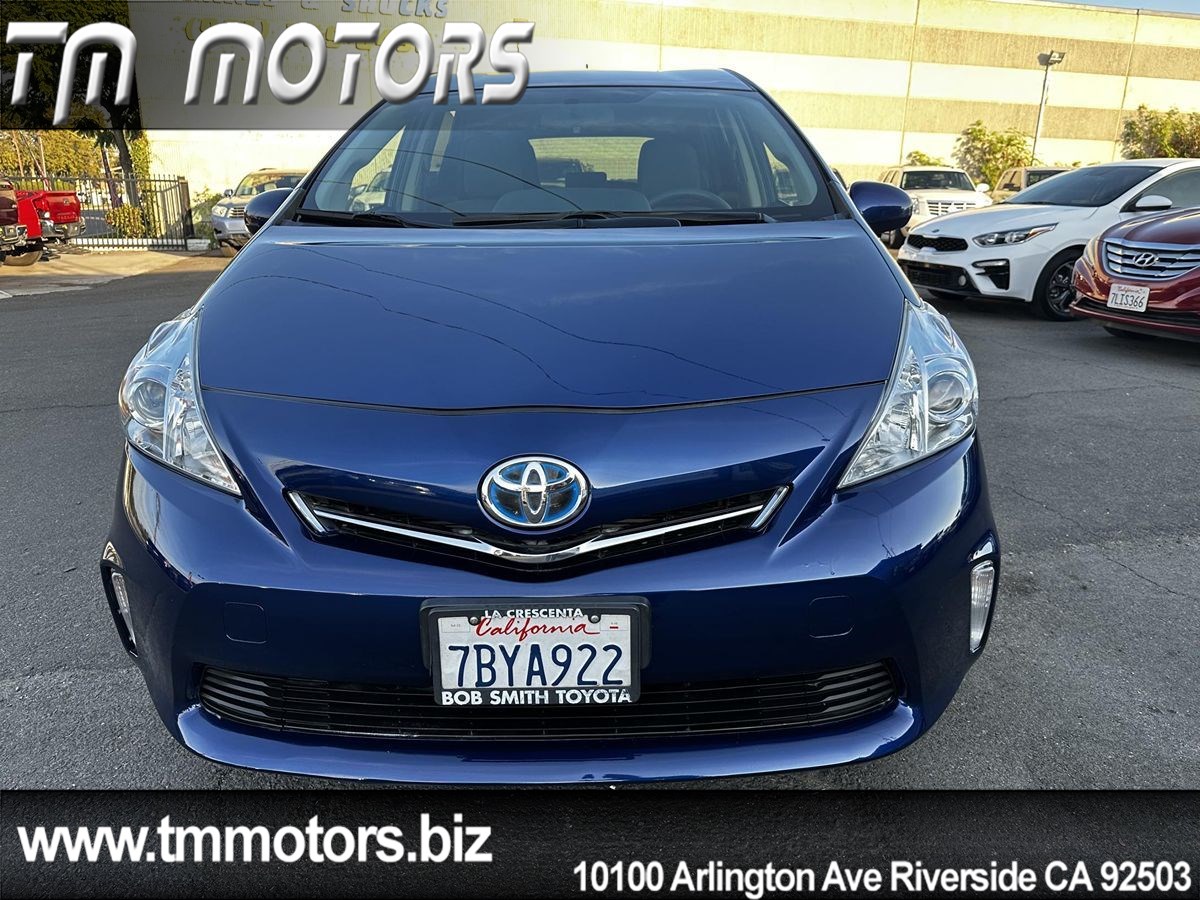 2013 Toyota Prius V Three photo 2