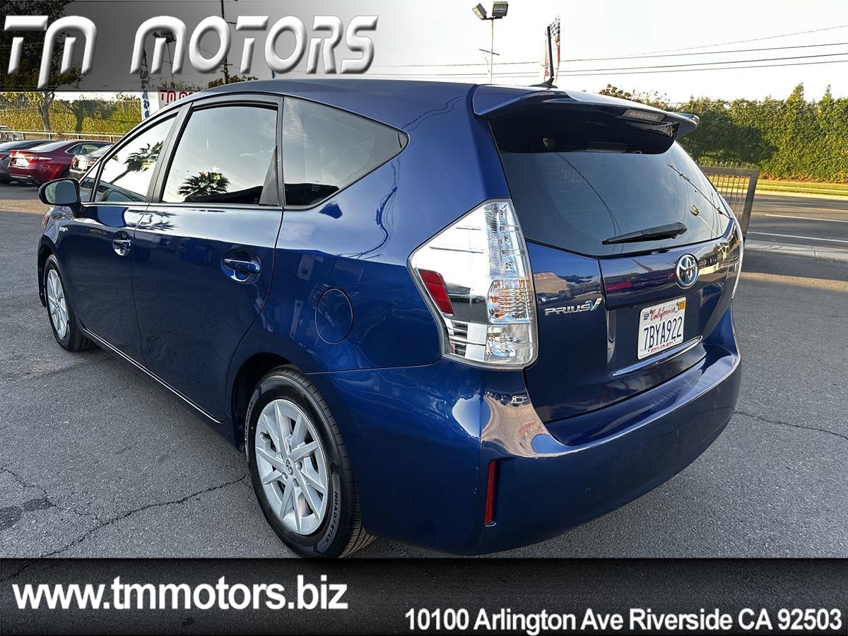 2013 Toyota Prius V Three photo 4