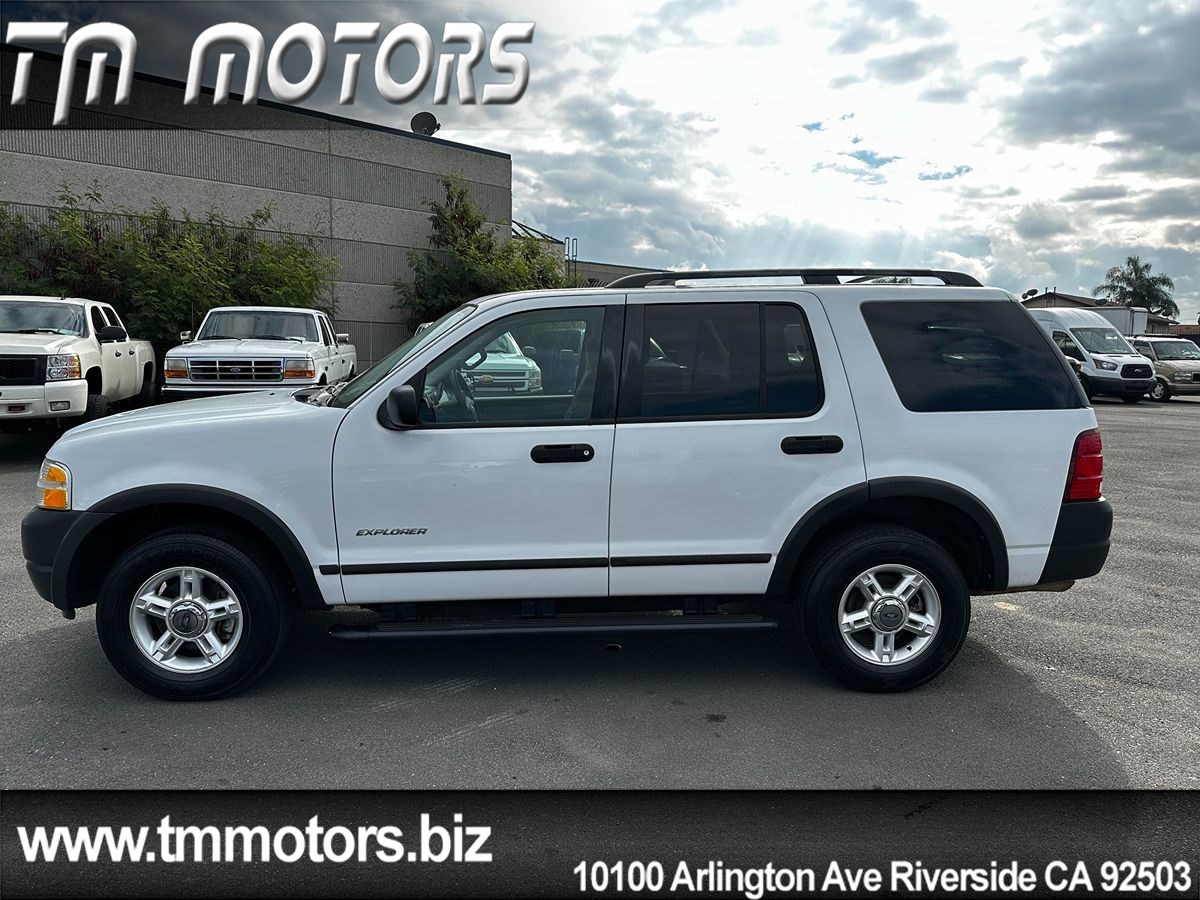 2004 Ford Explorer XLS Sport photo 3