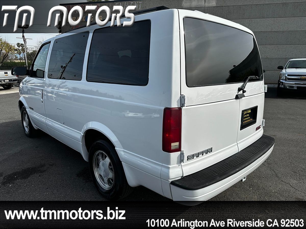 2000 GMC Safari Cargo SL - Photo 4
