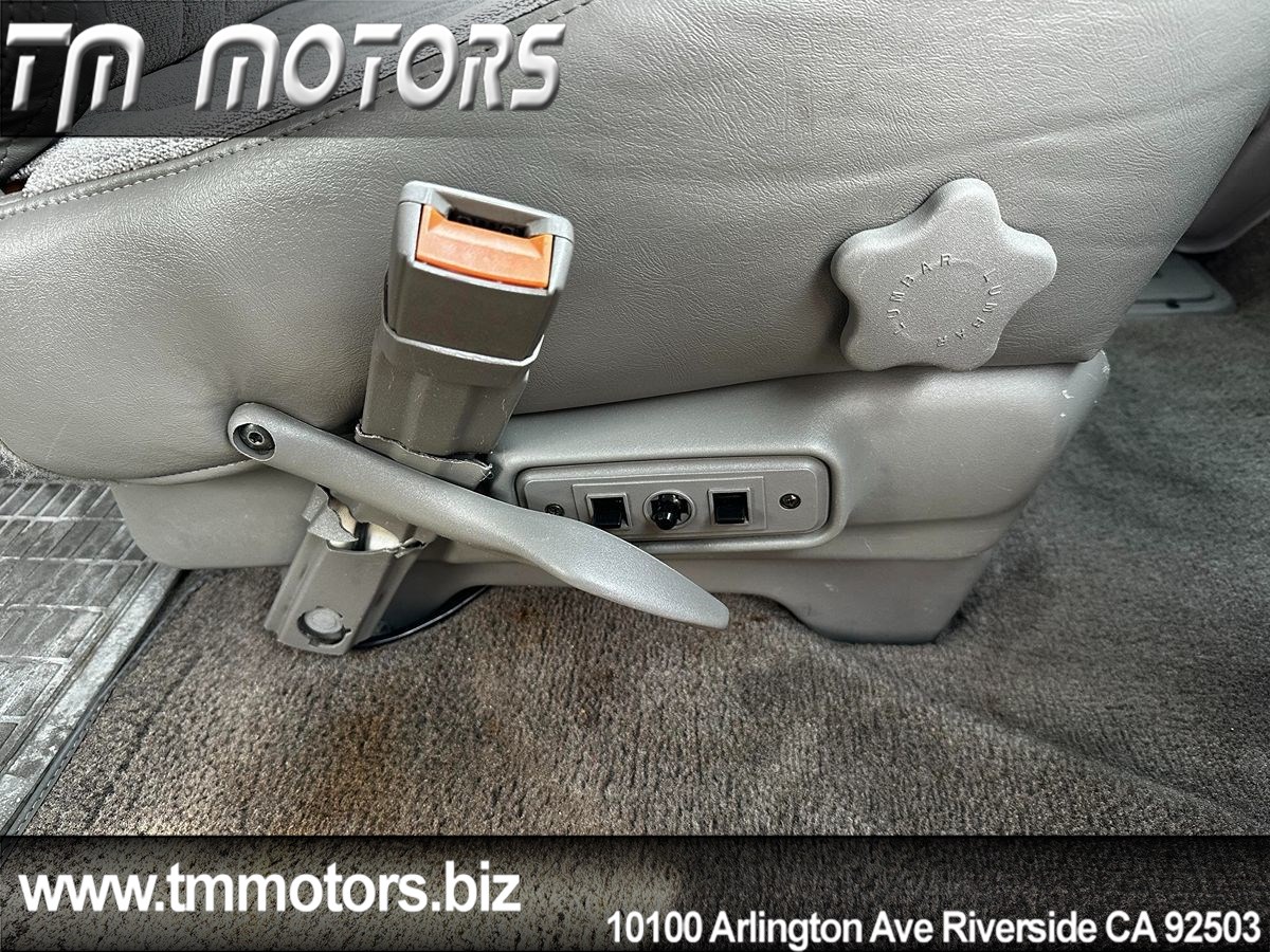 2000 GMC Safari Cargo SL - Photo 16