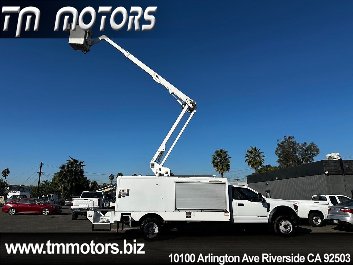 2019 Ford F-550 Super Duty Chassis Cab XL - Photo 2