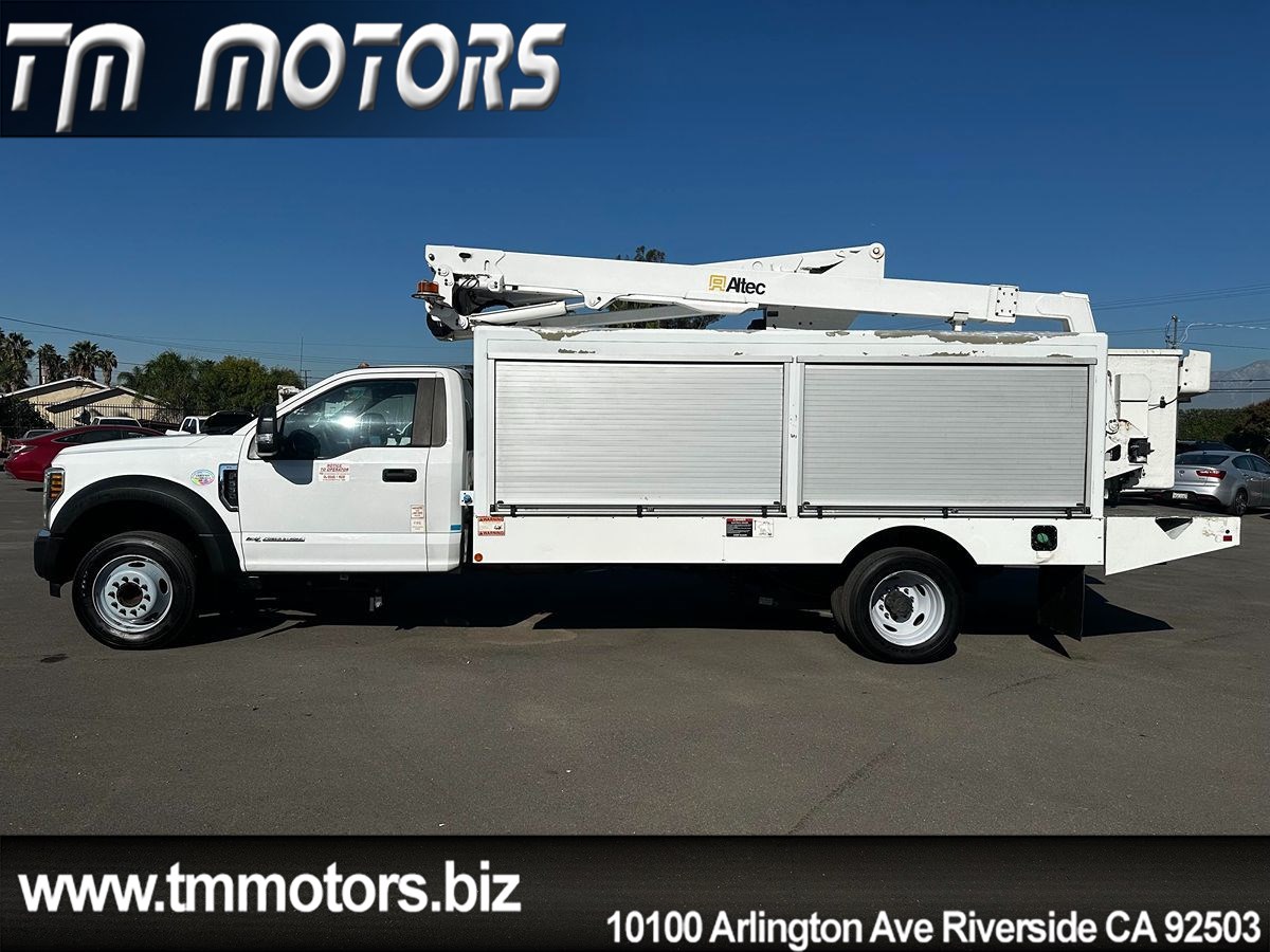 2019 Ford F-550 Super Duty Chassis Cab XL - Photo 3