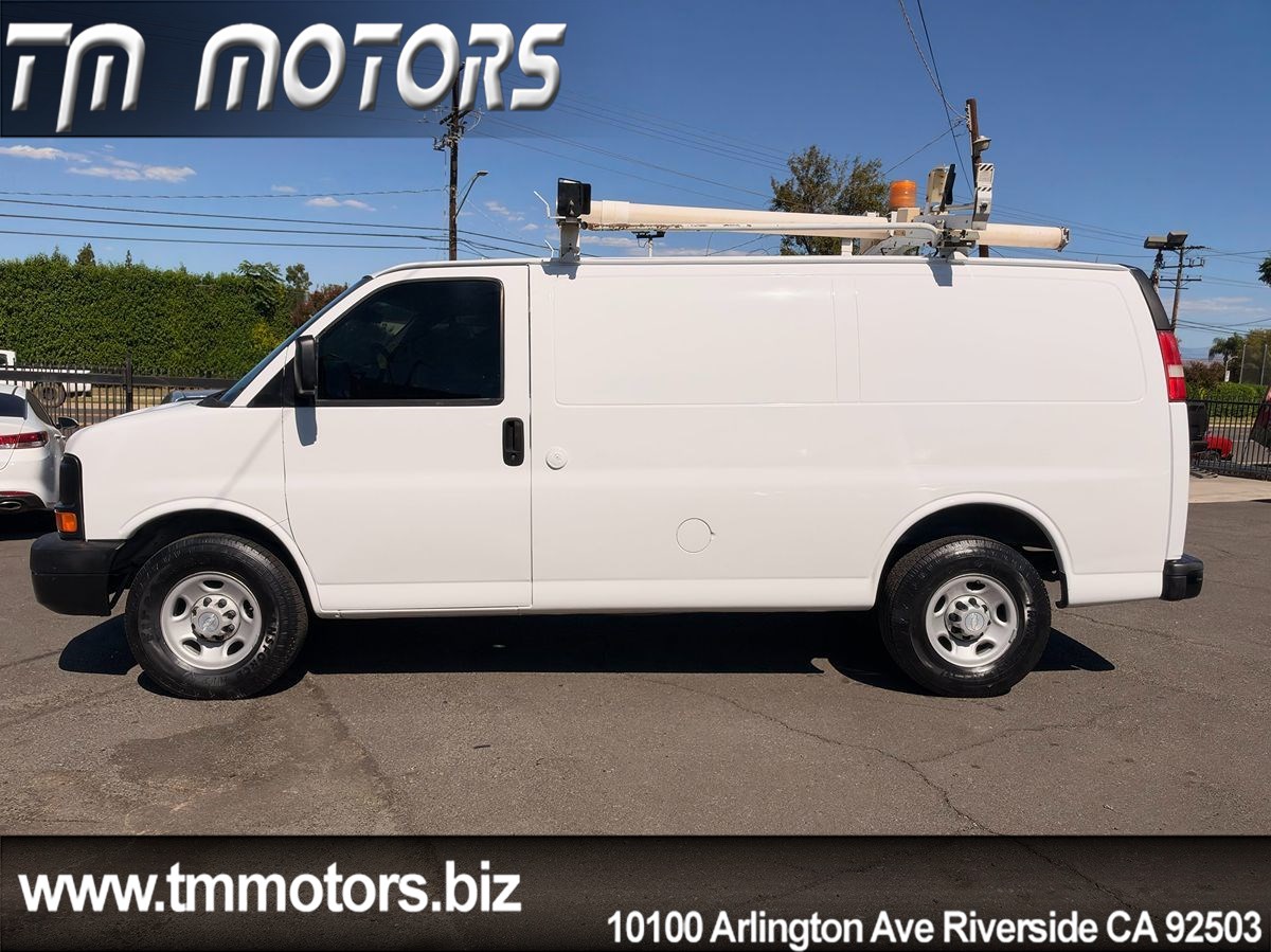 Chevrolet Express photo 3