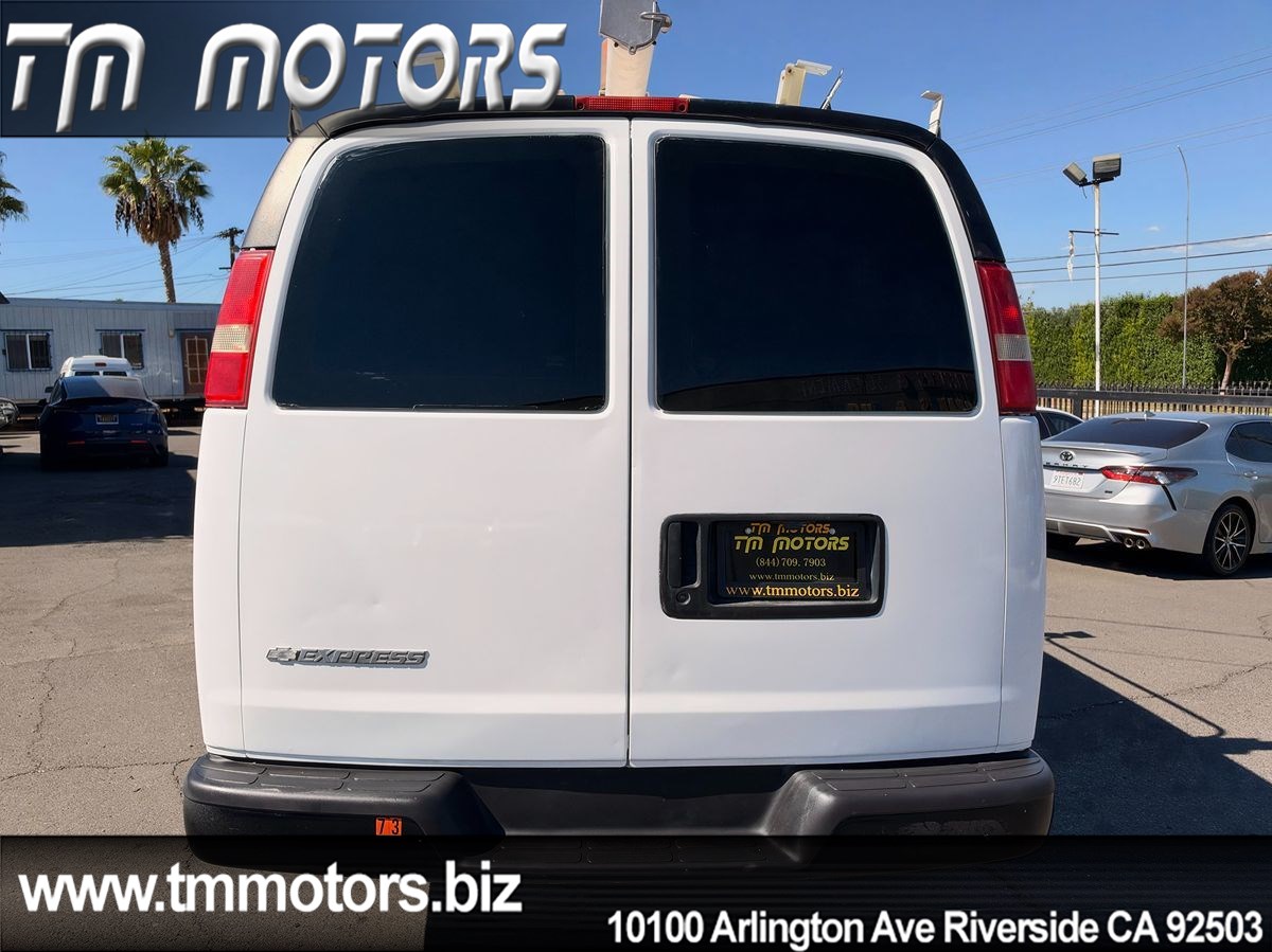 Chevrolet Express photo 5
