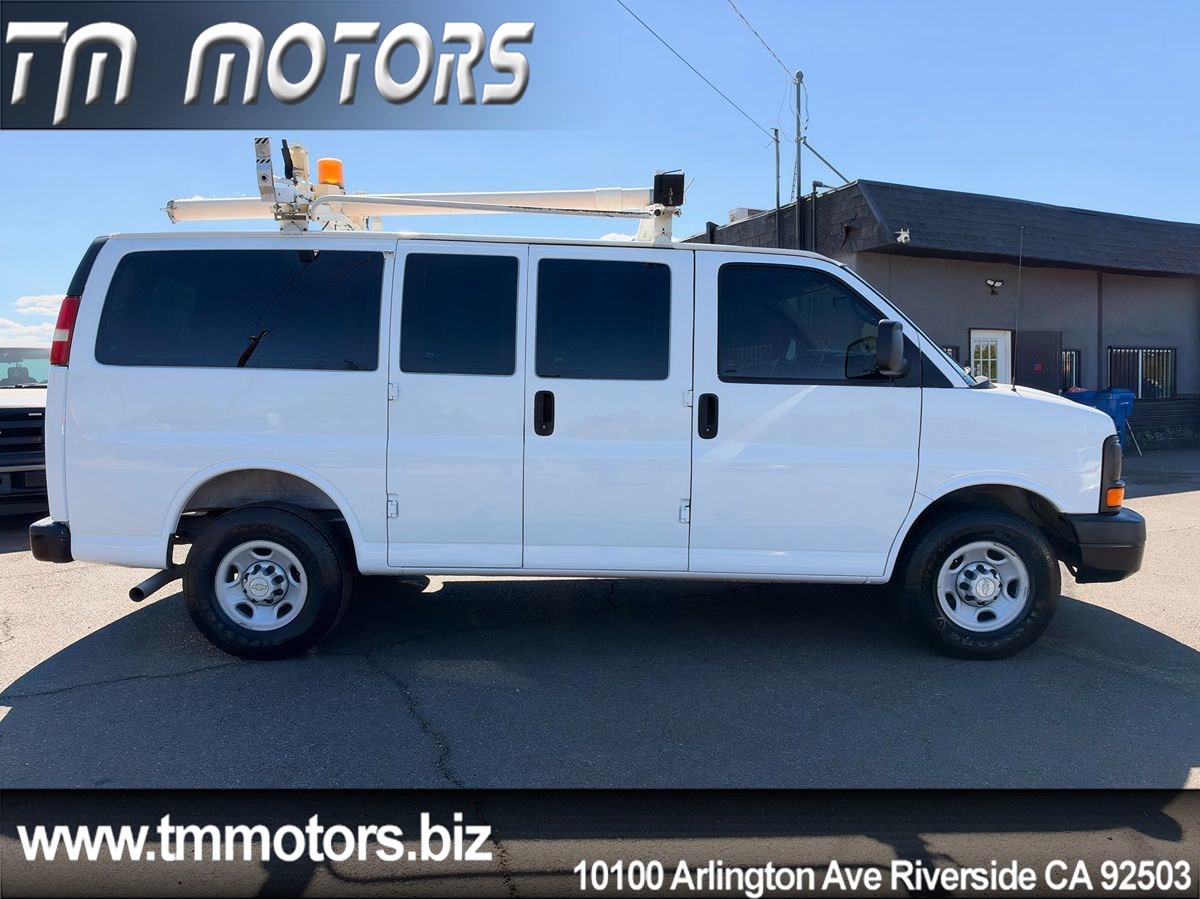 Chevrolet Express photo 16