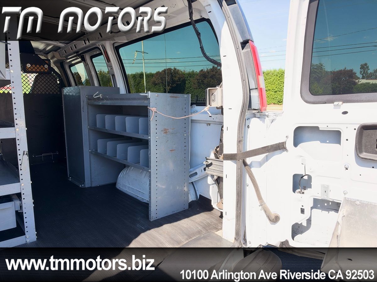 Chevrolet Express photo 19
