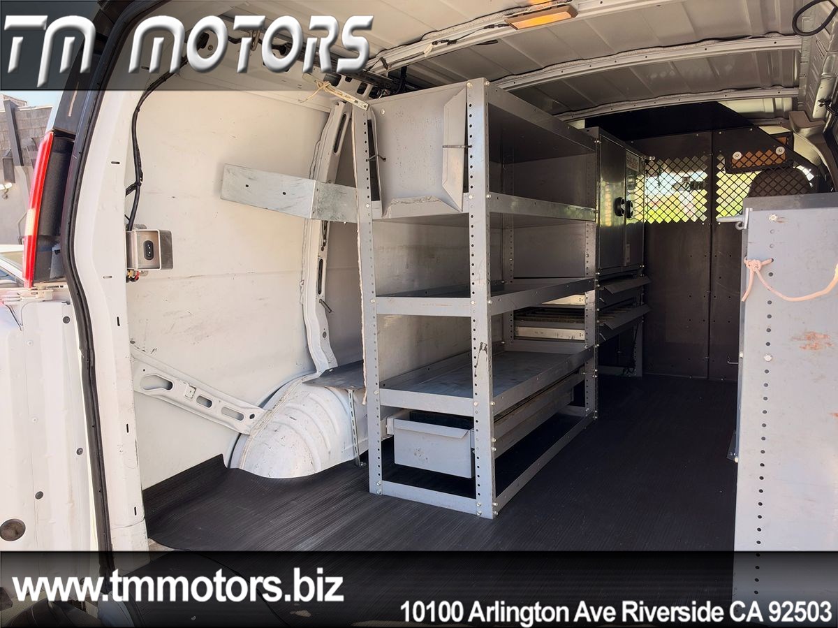 Chevrolet Express photo 18