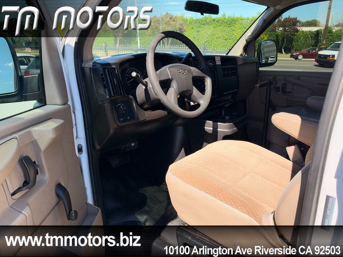 Chevrolet Express photo 6