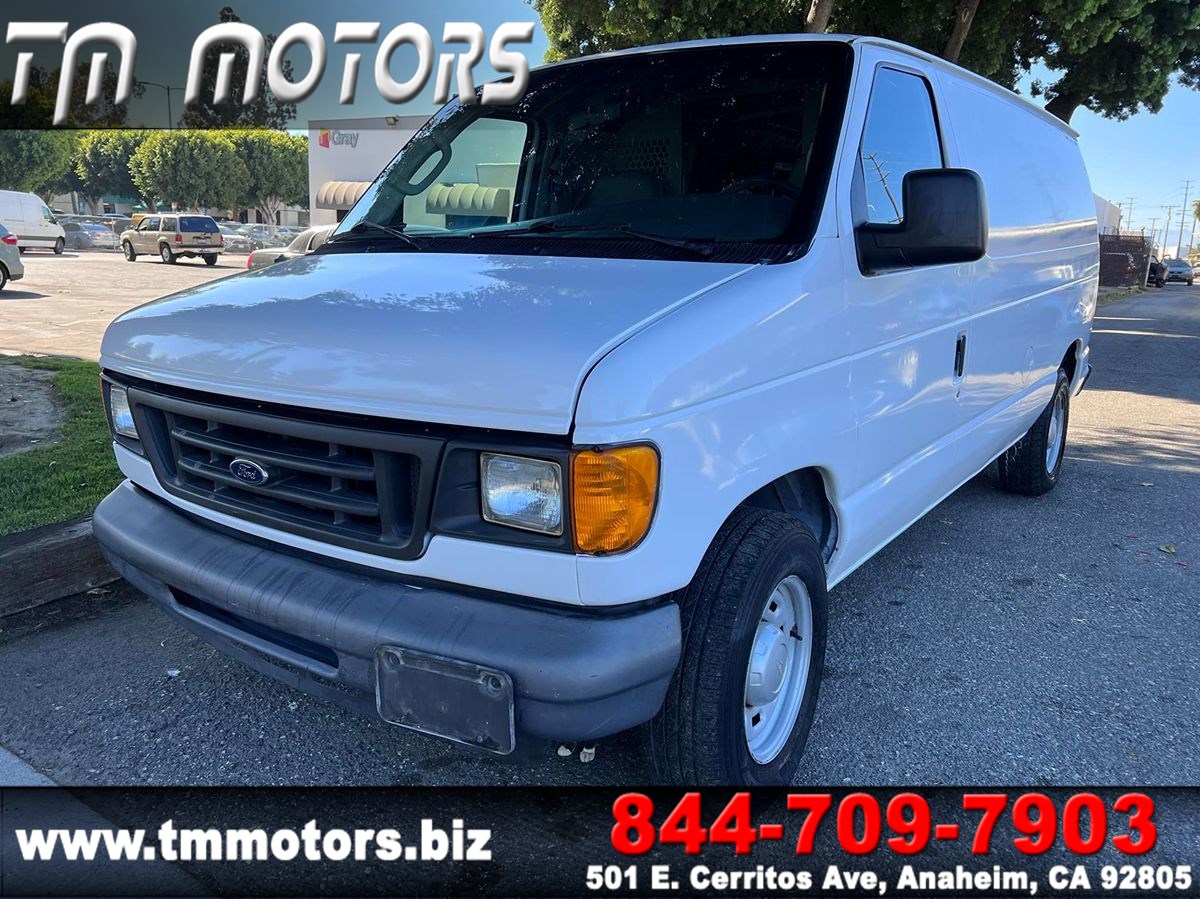 2006 Ford Econoline Cargo Van 