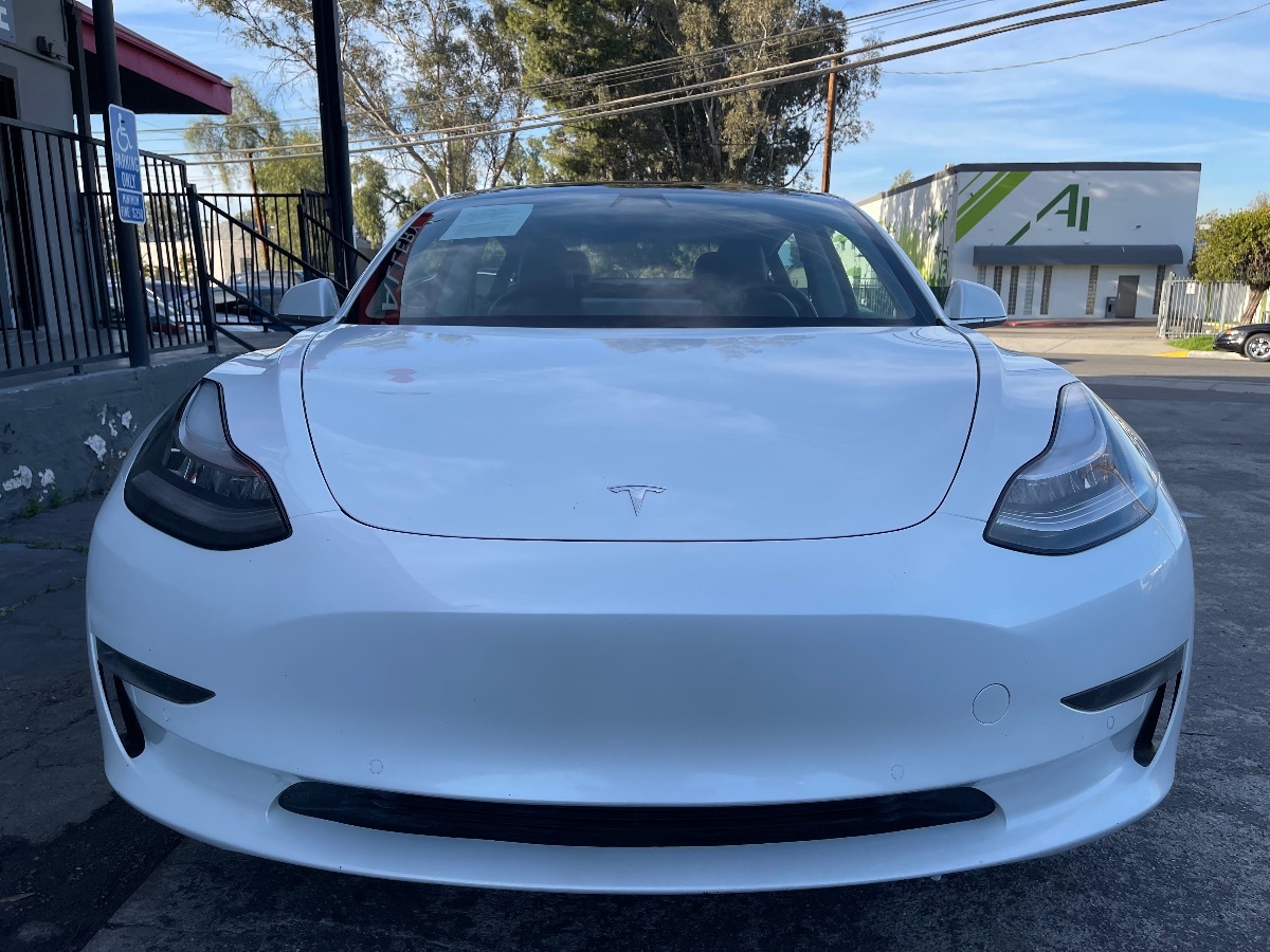 2020 Tesla Model 3 Standard Range Plus photo 2