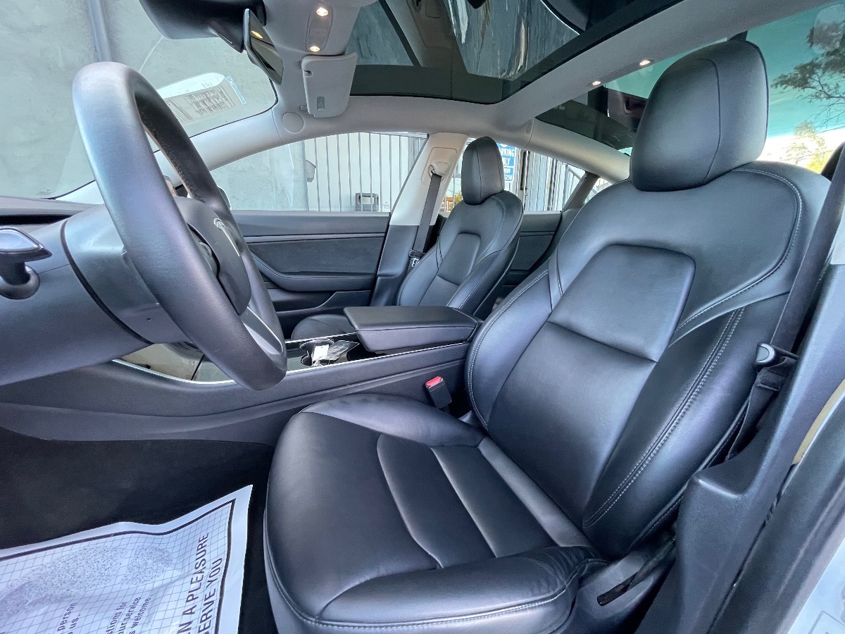2020 Tesla Model 3 Standard Range Plus photo 10