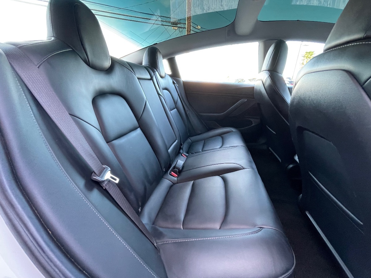 2020 Tesla Model 3 Standard Range Plus photo 13