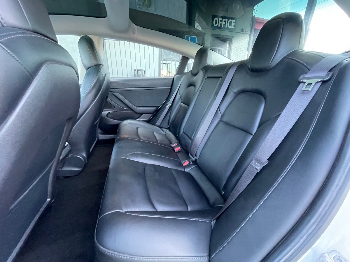 2020 Tesla Model 3 Standard Range Plus photo 14