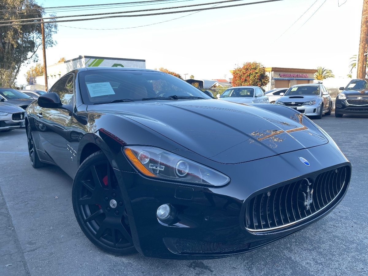 2010 Maserati Granturismo photo 3
