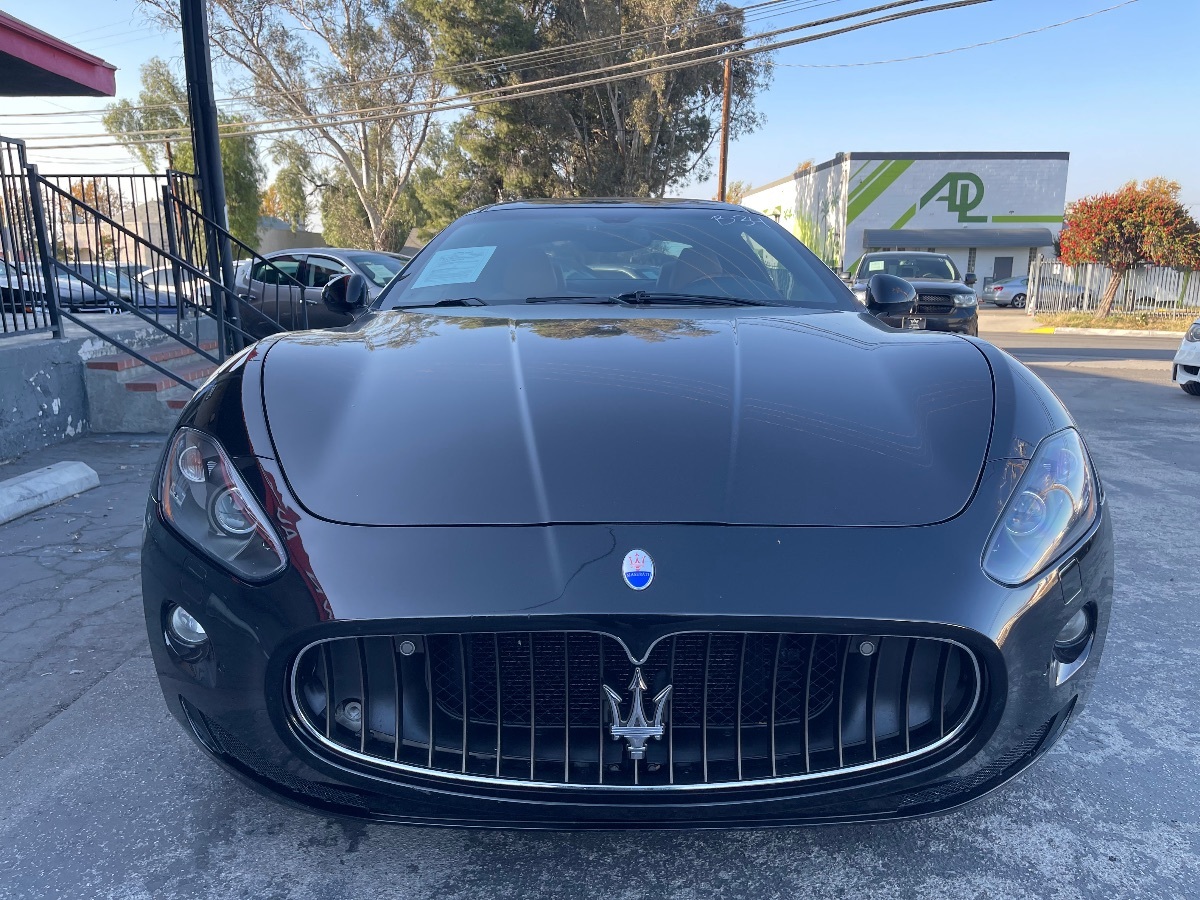 2010 Maserati Granturismo photo 2