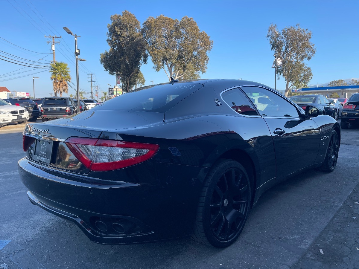 2010 Maserati Granturismo photo 5