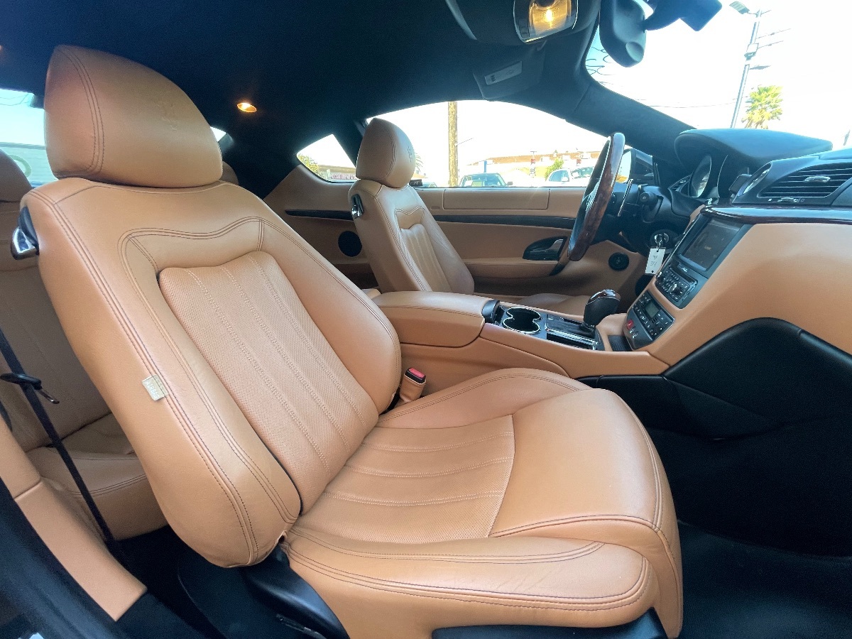 2010 Maserati Granturismo photo 13