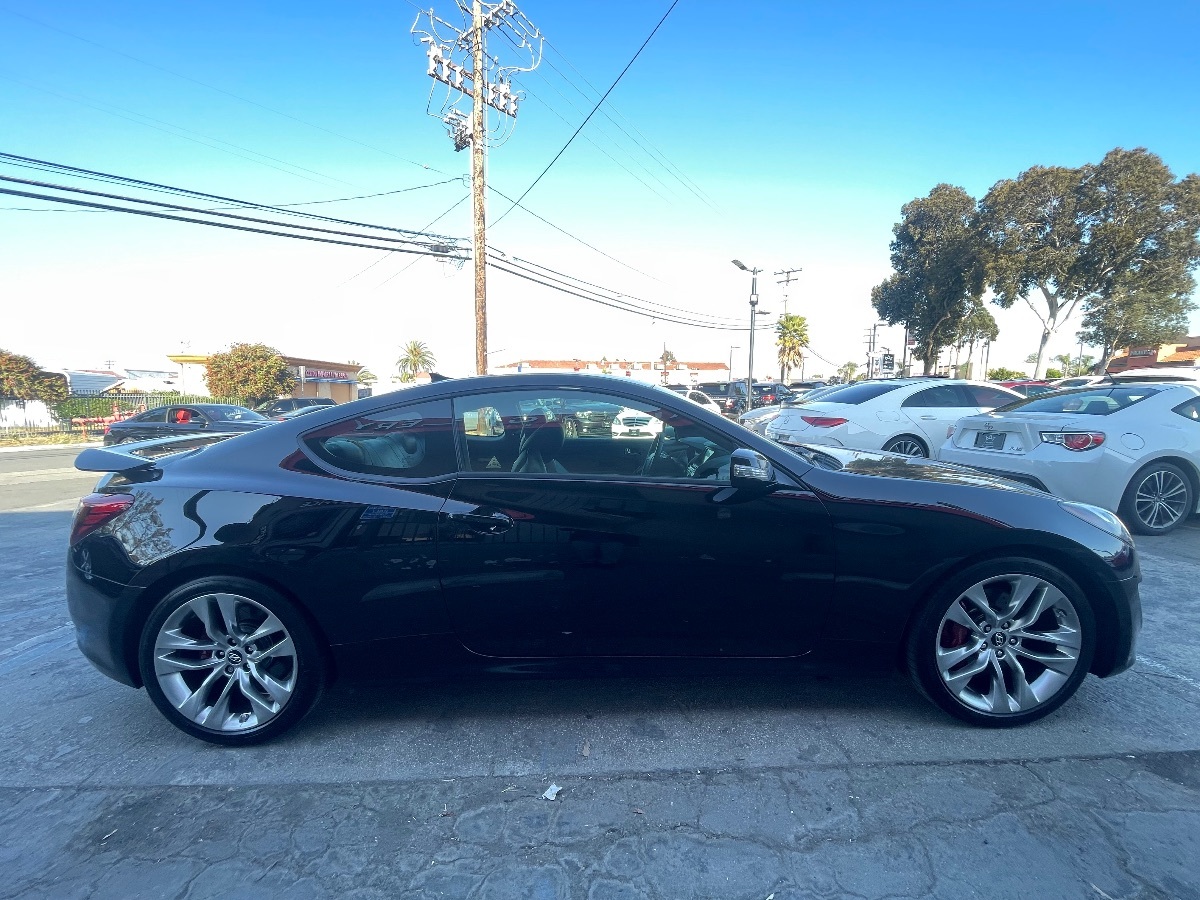 2013 Hyundai Genesis Coupe 3.8 Track photo 4