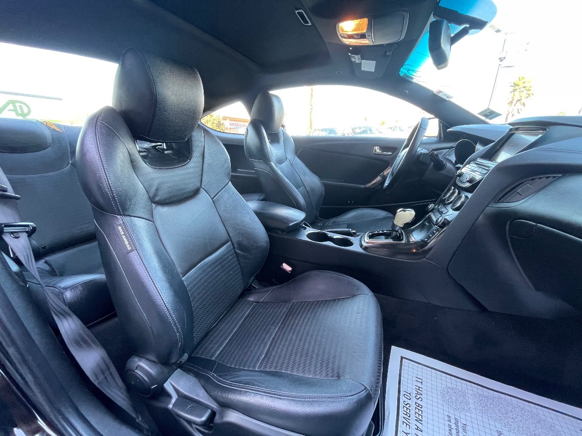 2013 Hyundai Genesis Coupe 3.8 Track photo 13