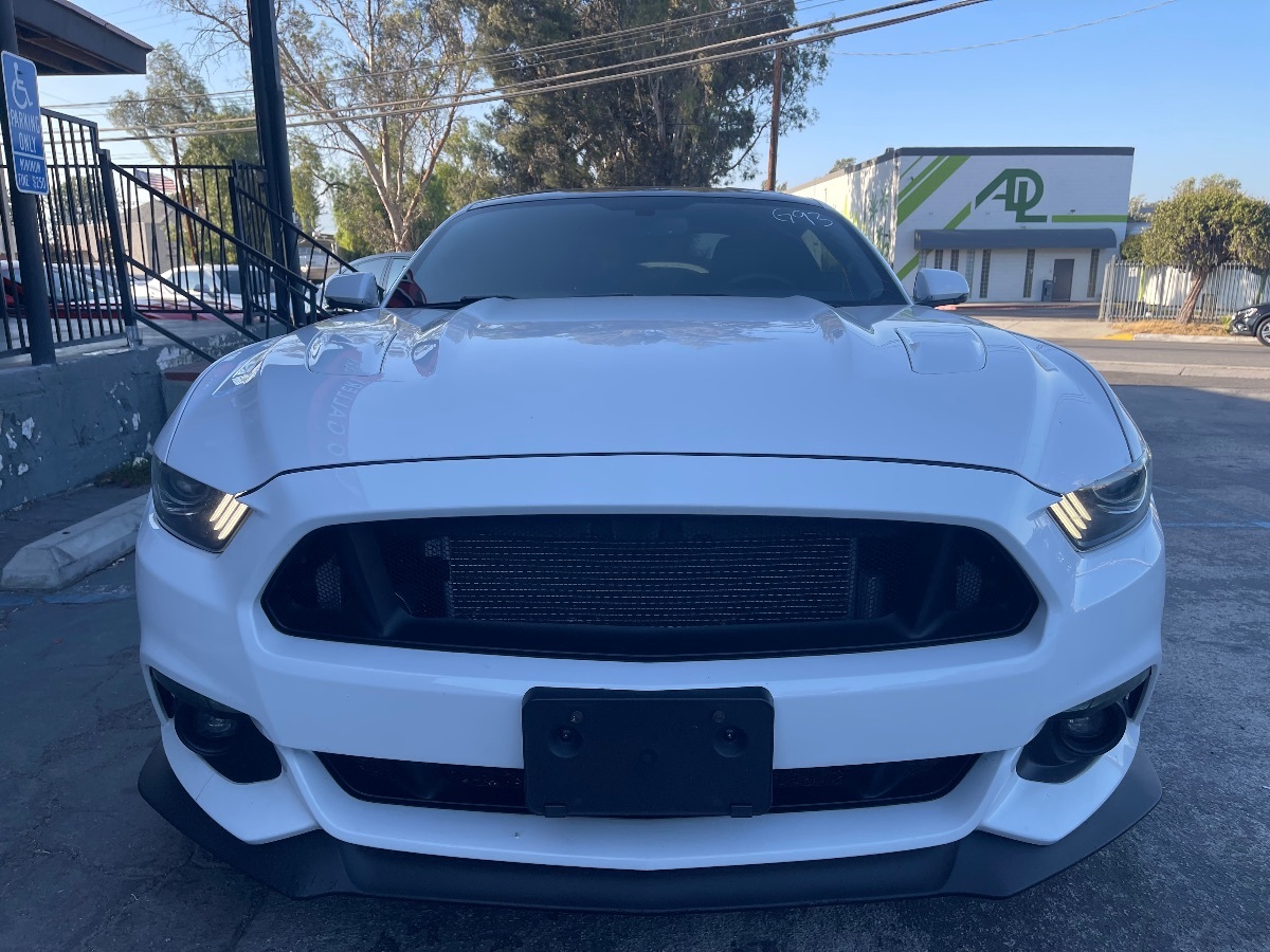 2017 Ford Mustang GT Premium photo 2