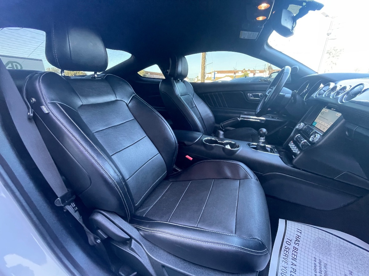 2017 Ford Mustang GT Premium photo 13