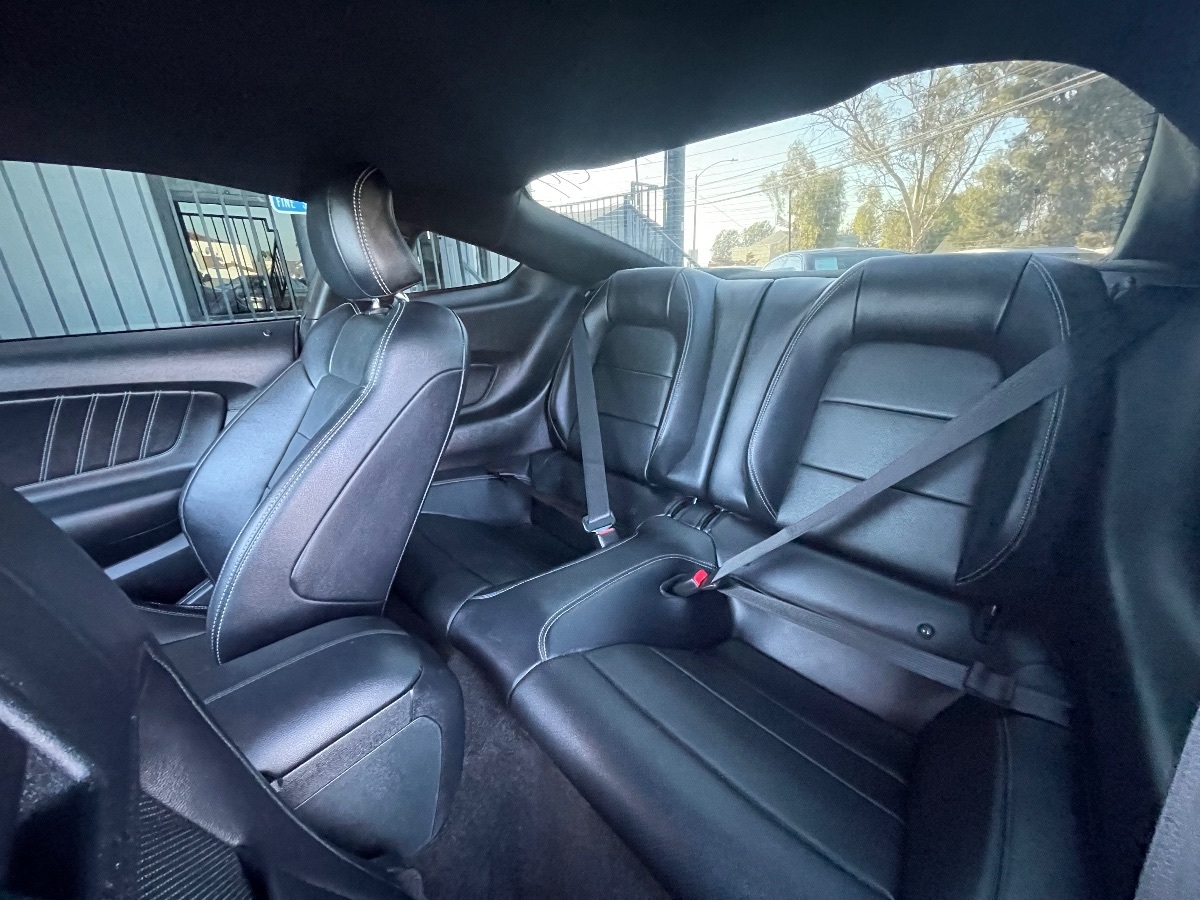 2017 Ford Mustang GT Premium photo 15