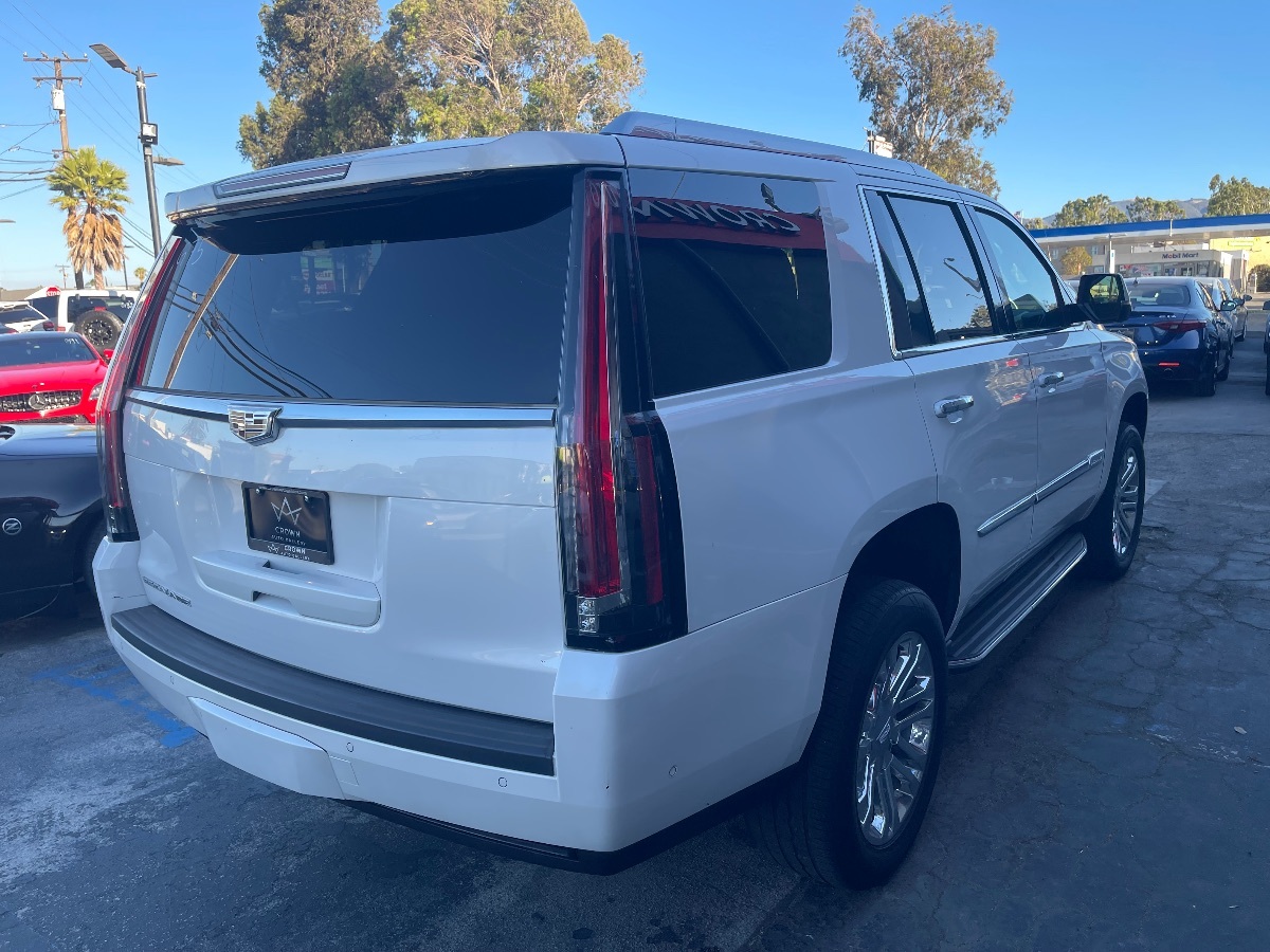 2017 Cadillac Escalade Base photo 3