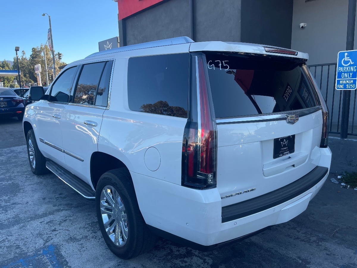 2017 Cadillac Escalade Base photo 5