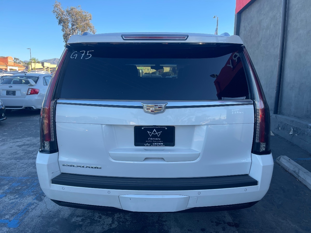 2017 Cadillac Escalade Base photo 6