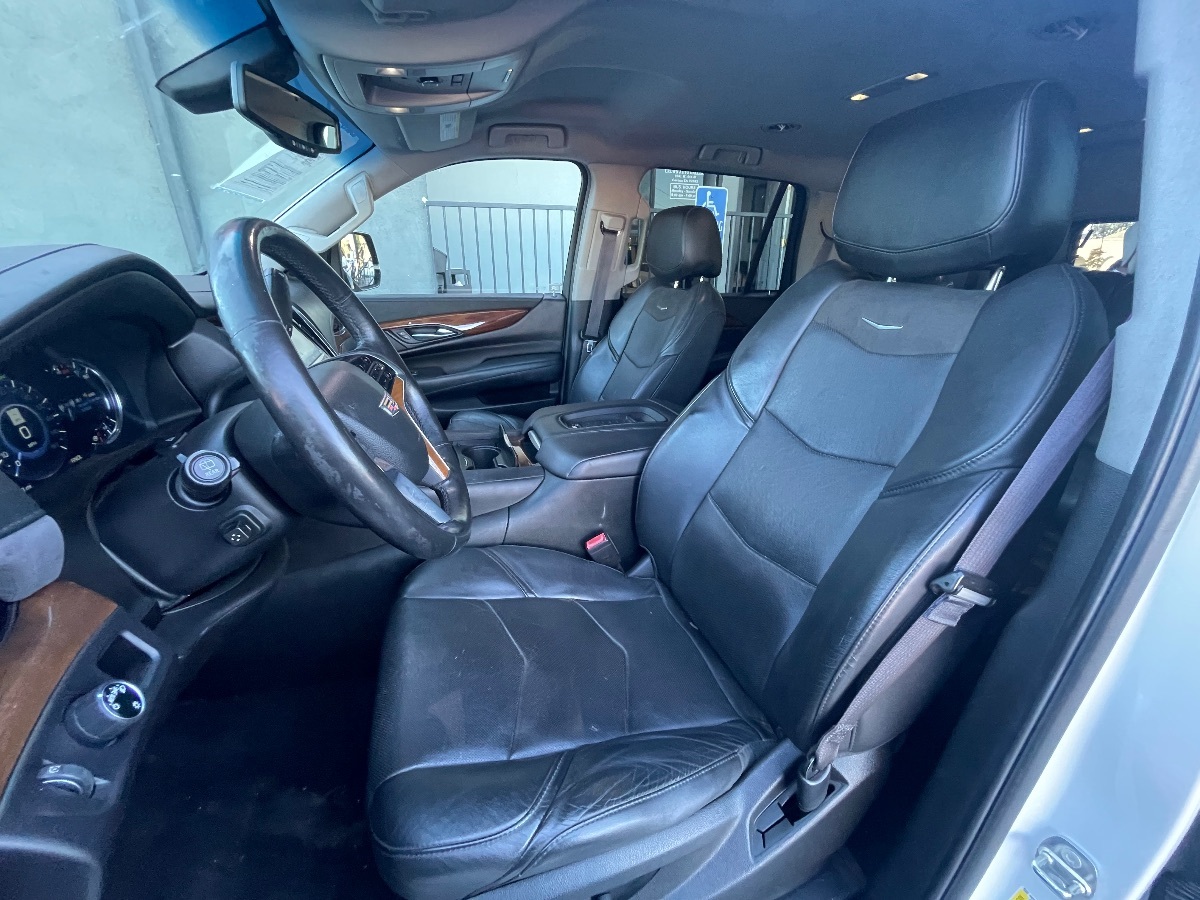 2017 Cadillac Escalade Base photo 8