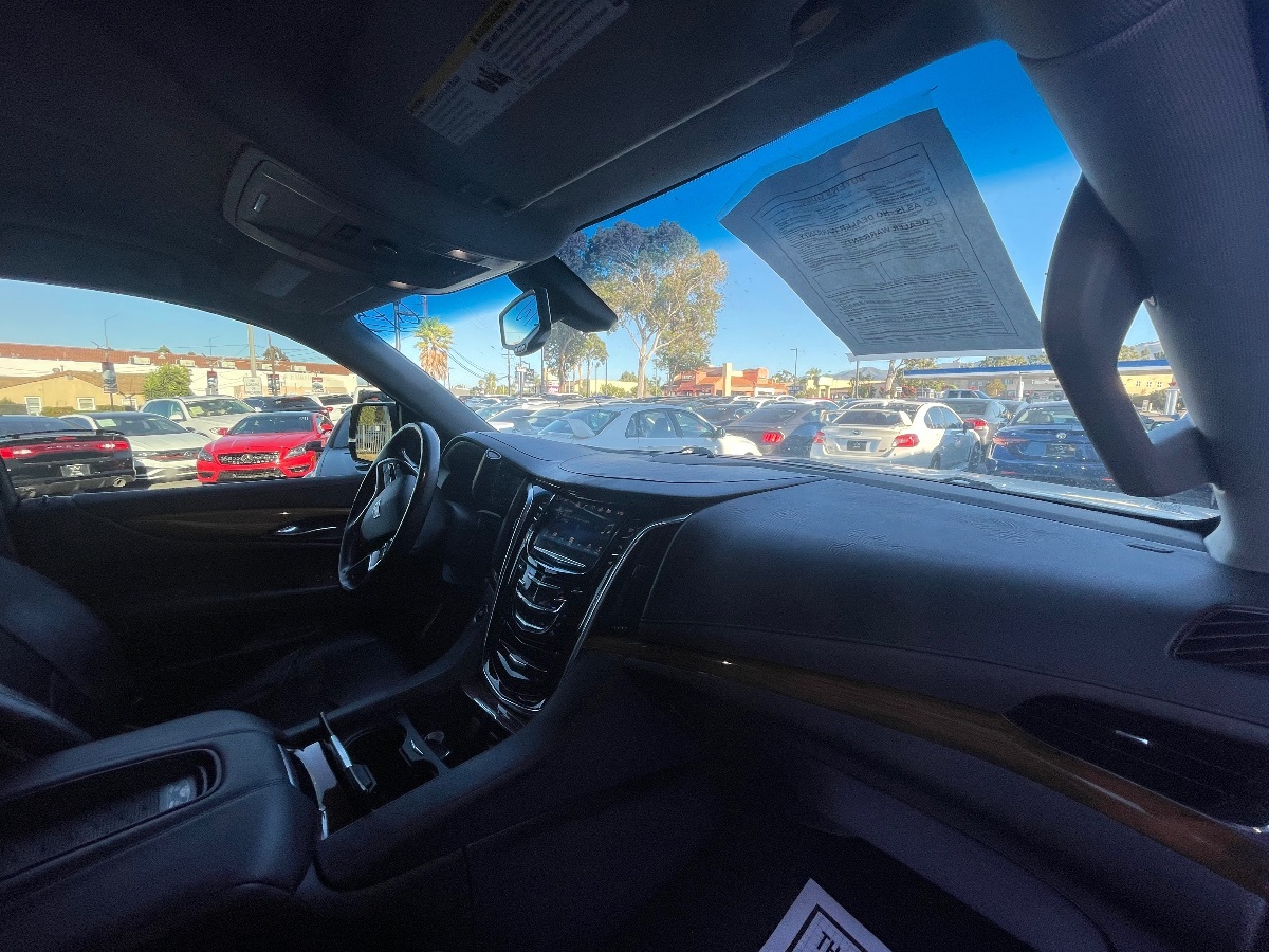 2017 Cadillac Escalade Base photo 9