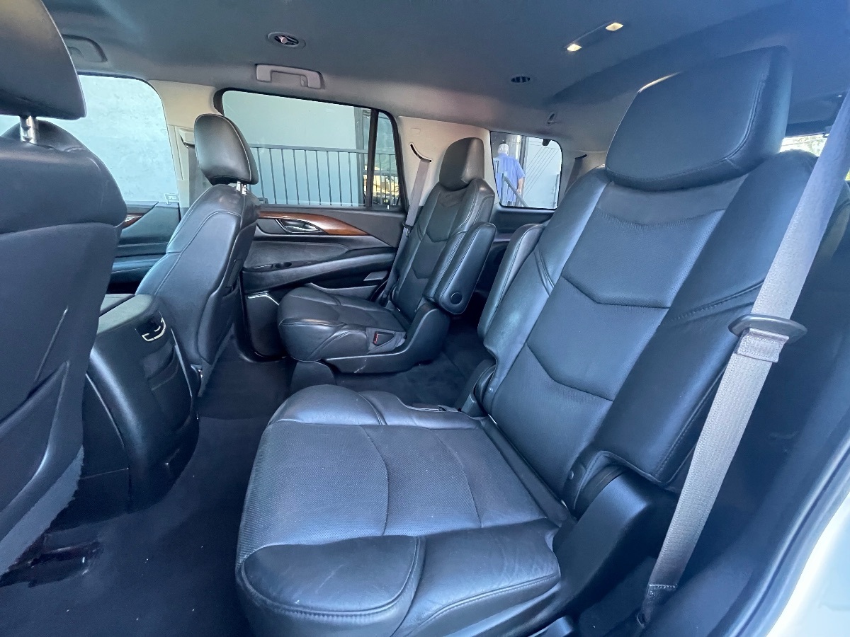 2017 Cadillac Escalade Base photo 13