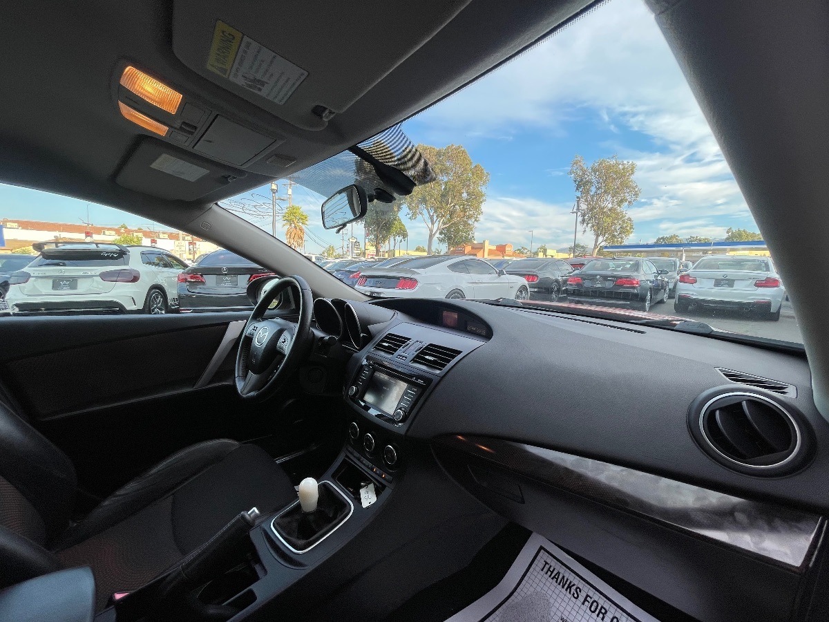 2013 Mazda Mazda3 Touring photo 12