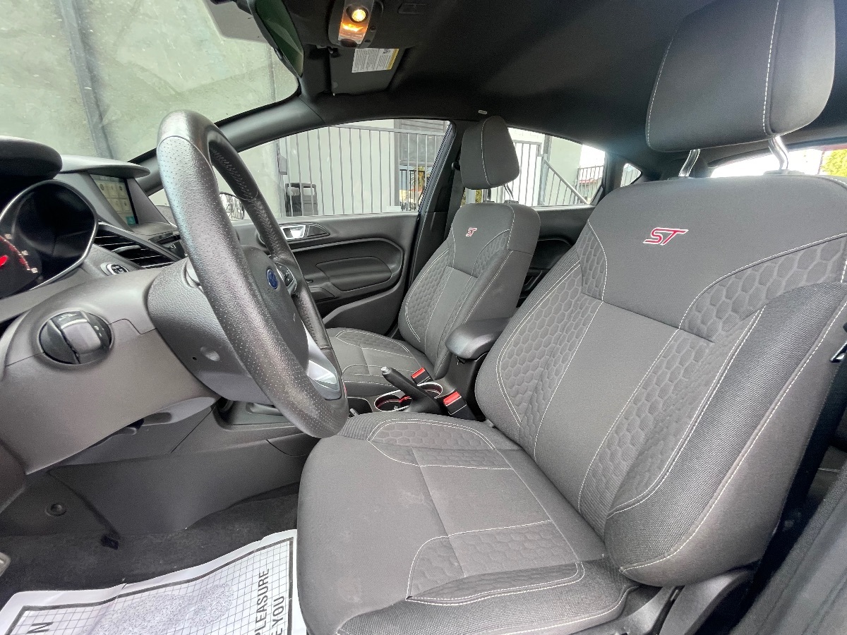 2016 Ford Fiesta ST photo 9
